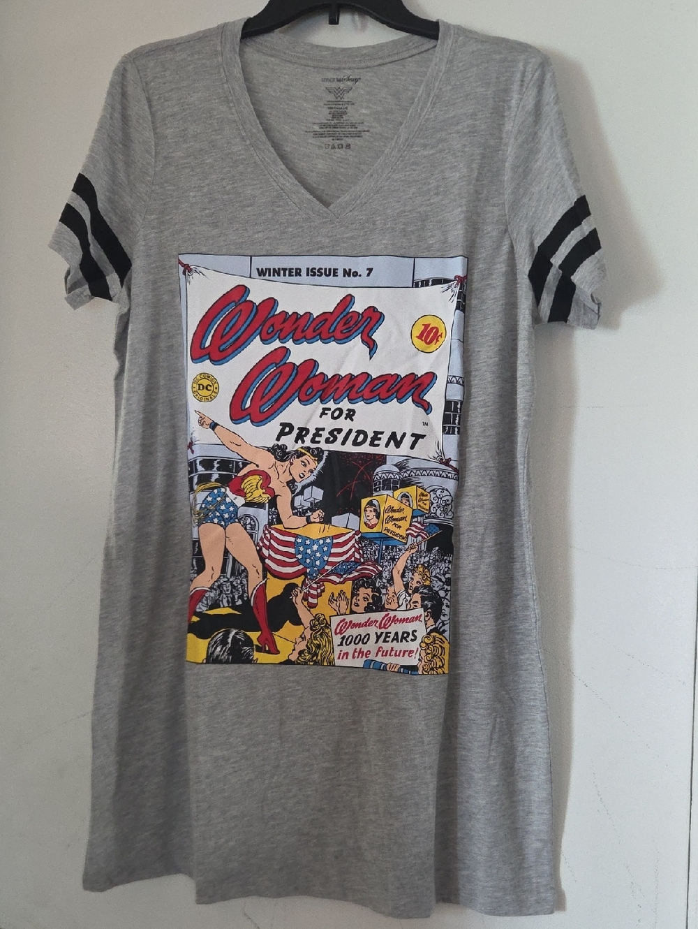 Wonder Woman Graphic V-Neck Short Sleeve Tee Dress - Light Gray